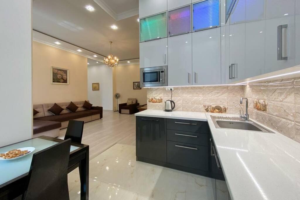 Comfortable Luxury Apartment With 3 Rooms. Center Heart Of Kiev Eksteriør billede