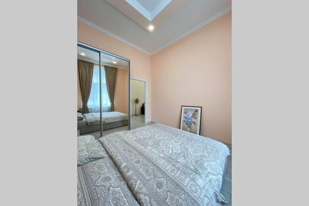 Comfortable Luxury Apartment With 3 Rooms. Center Heart Of Kiev Eksteriør billede