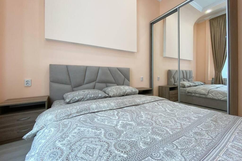 Comfortable Luxury Apartment With 3 Rooms. Center Heart Of Kiev Eksteriør billede