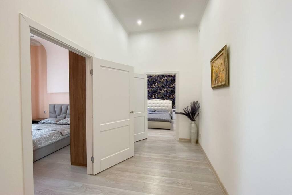 Comfortable Luxury Apartment With 3 Rooms. Center Heart Of Kiev Eksteriør billede