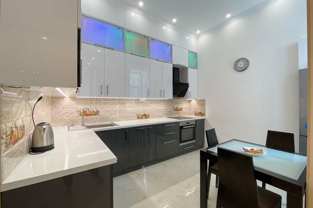 Comfortable Luxury Apartment With 3 Rooms. Center Heart Of Kiev Eksteriør billede